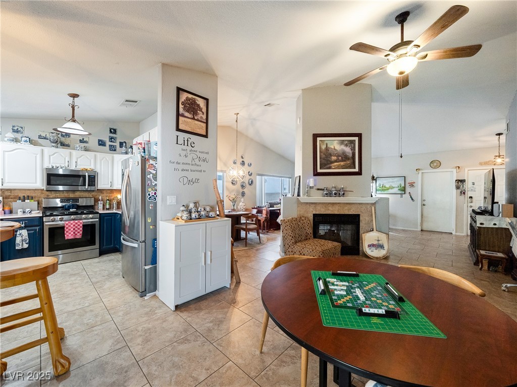 2624 Shakespeare Road