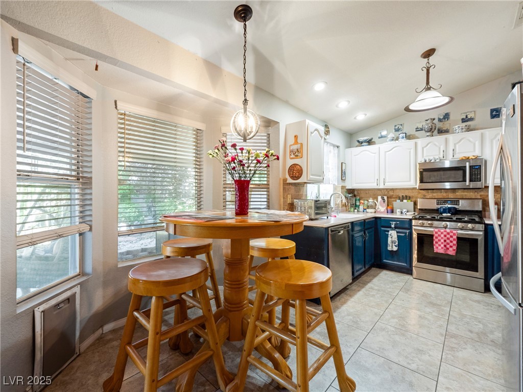 2624 Shakespeare Road
