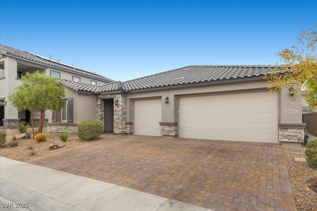 7616 Mojave Evening Street