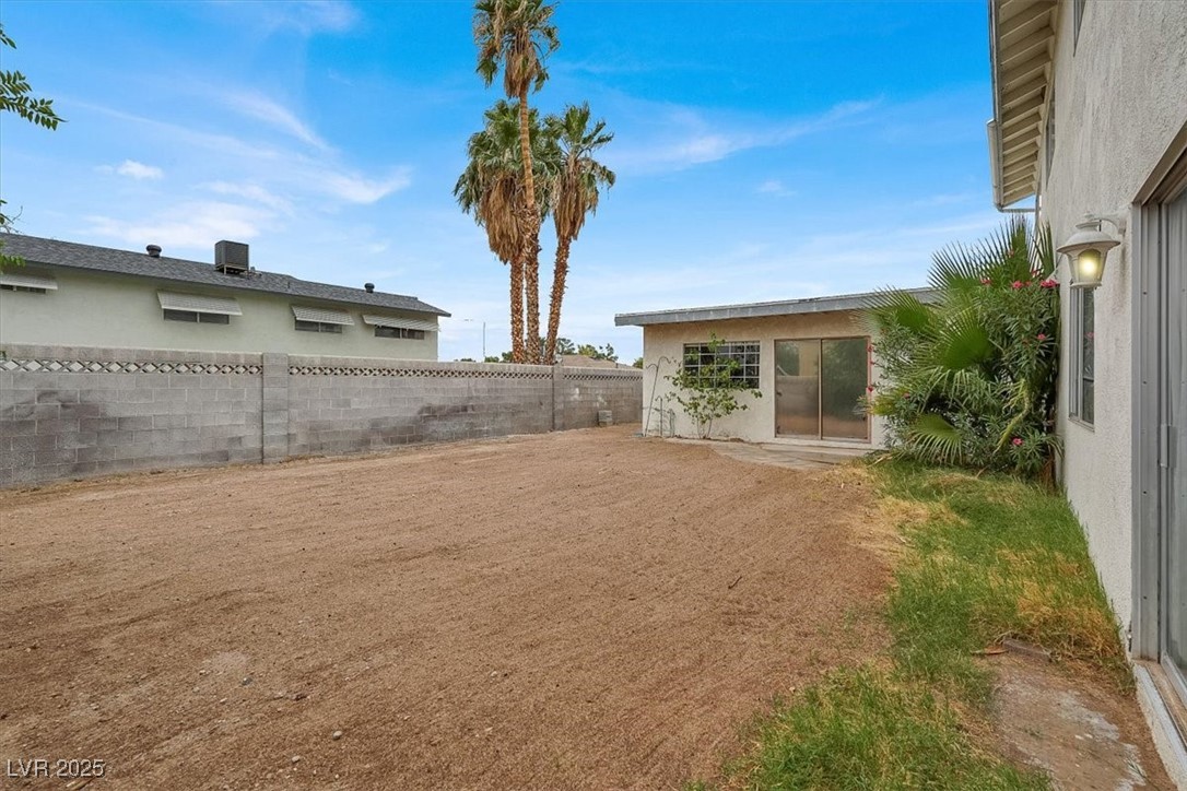 3056 Phoenix Street
