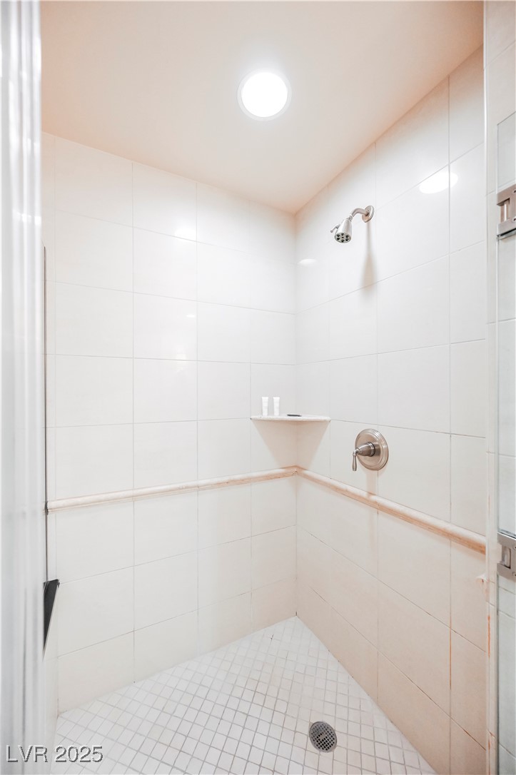 125 East HARMON Avenue 3716