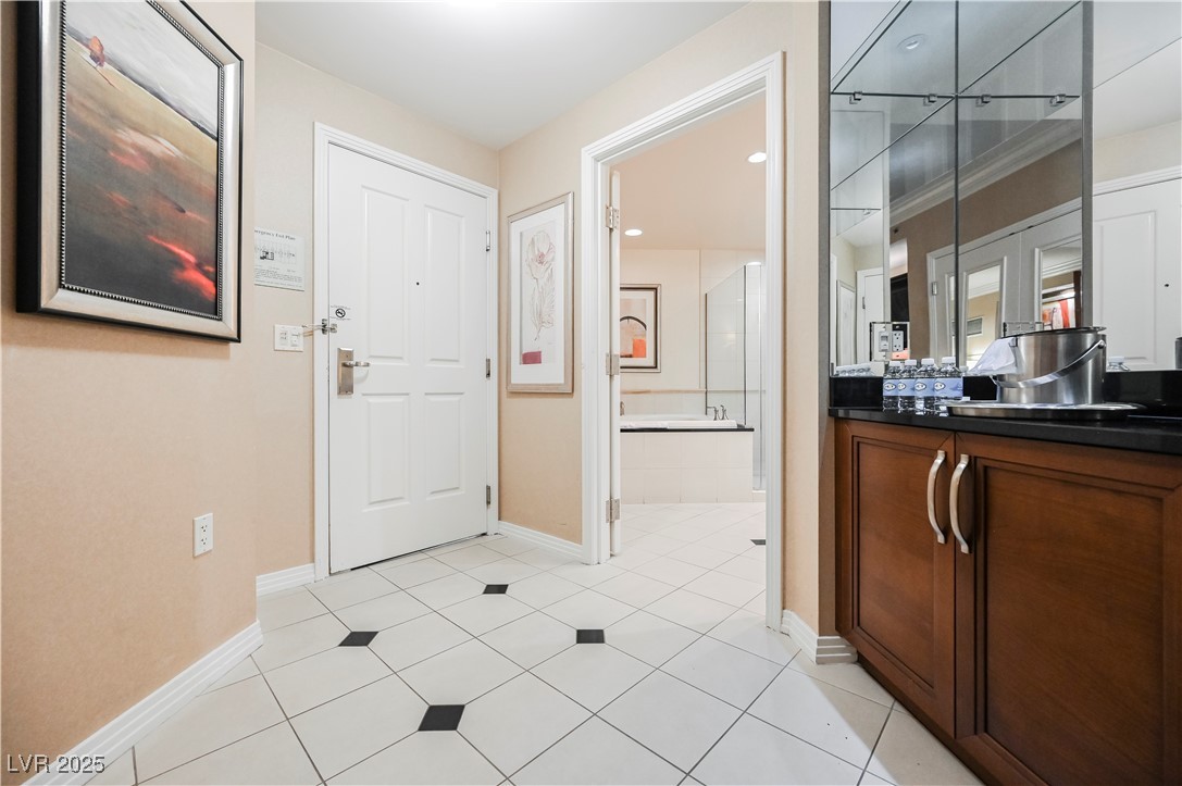 125 East HARMON Avenue 3716