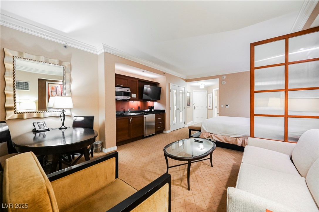125 East HARMON Avenue 3716