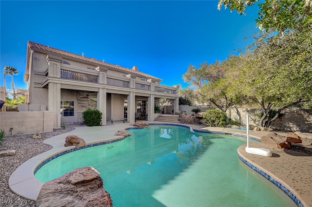 16 Old Lake Circle