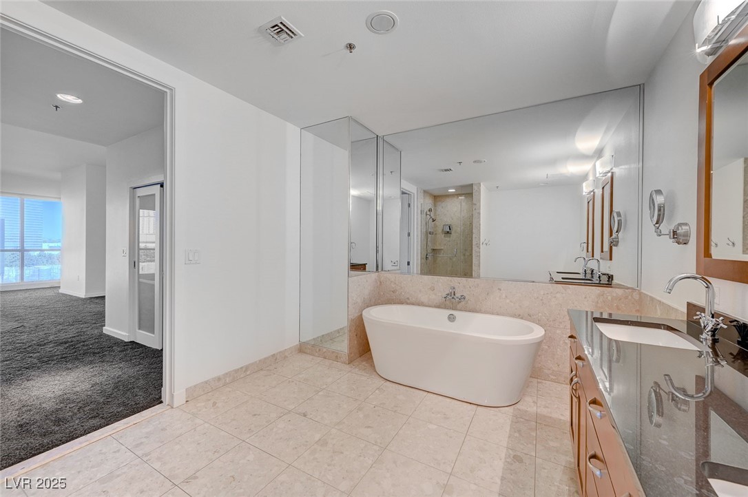 4525 Dean Martin Drive 909