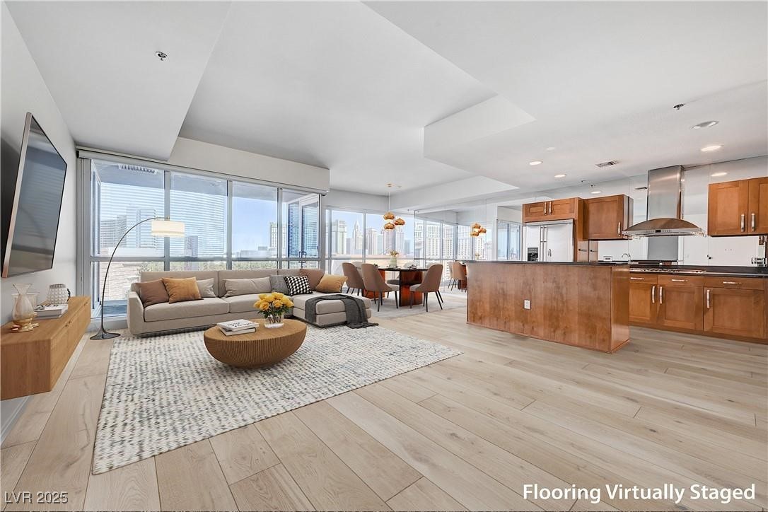 4525 Dean Martin Drive 909