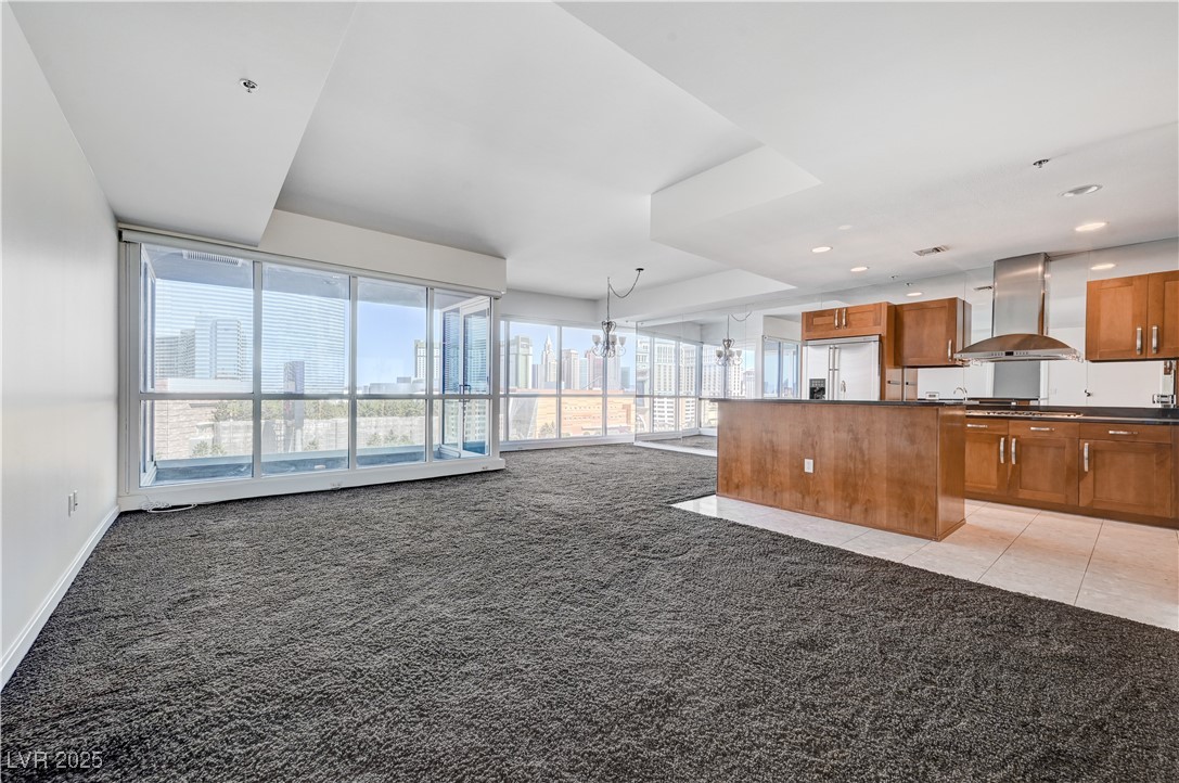 4525 Dean Martin Drive 909