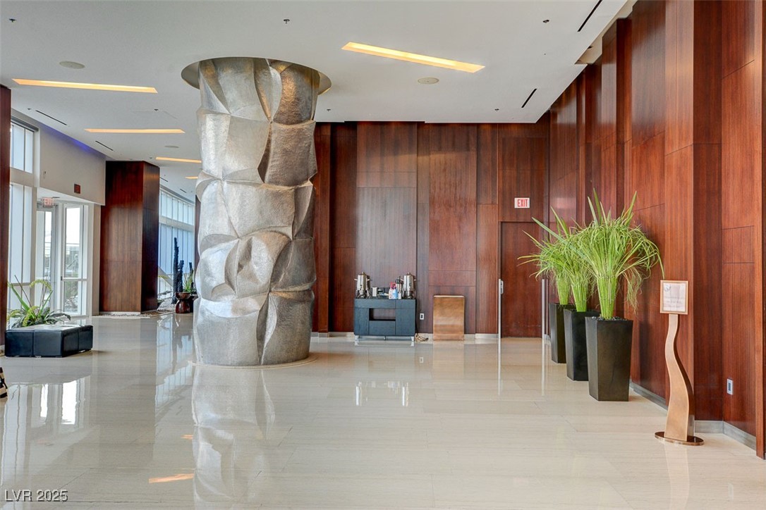 4525 Dean Martin Drive 909