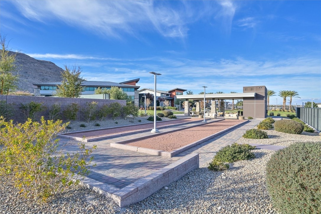 6703 Titanium Crest Street