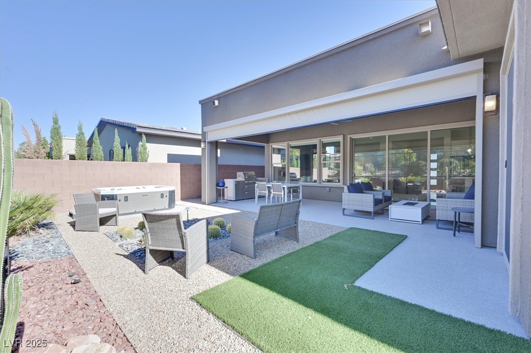 6703 Titanium Crest Street