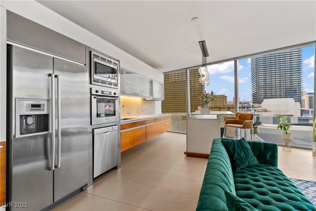 3726 Las Vegas Boulevard 911