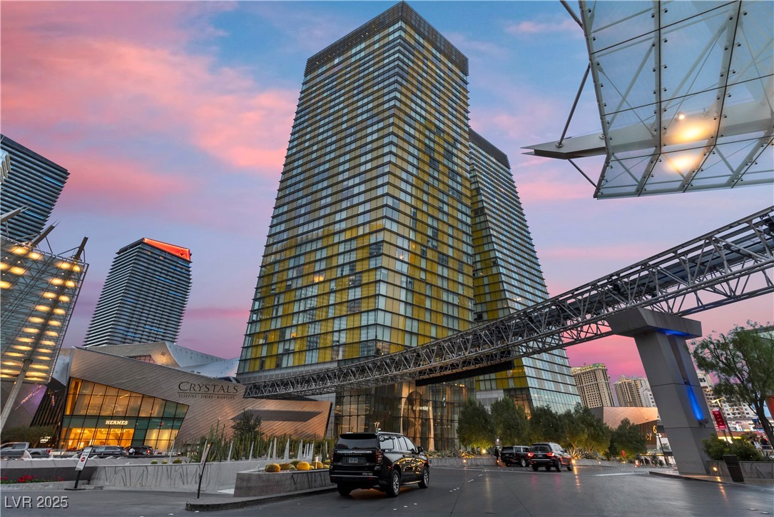 3726 Las Vegas Boulevard 911