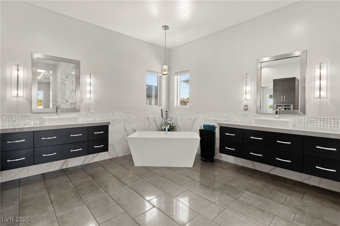 4160 West Ford Avenue