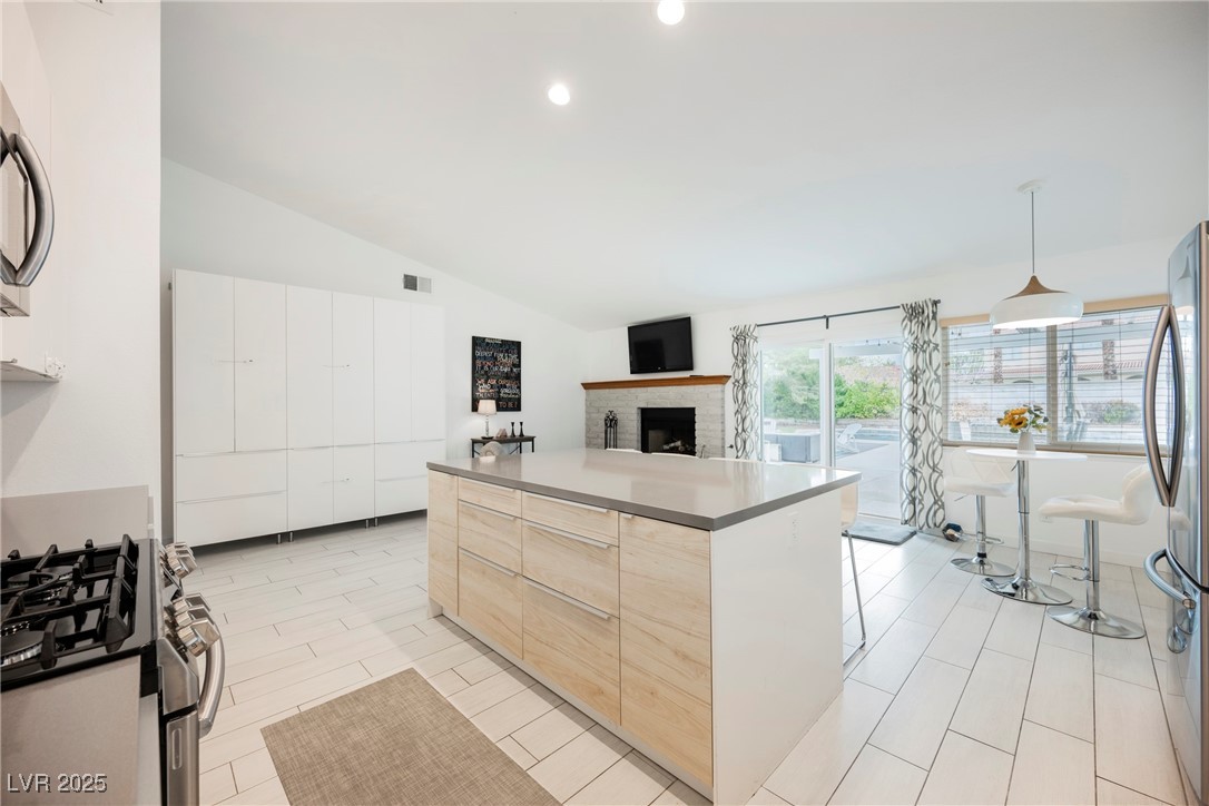 3241 Shoreline Drive