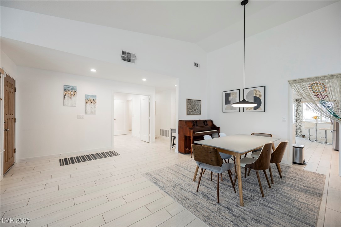 3241 Shoreline Drive