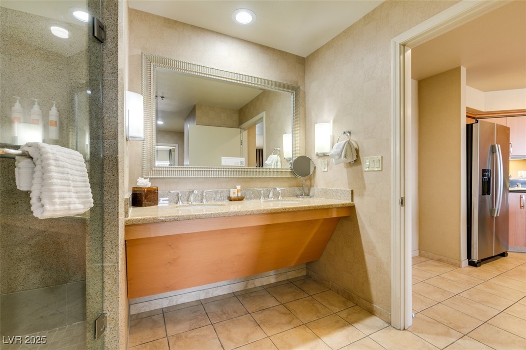 211 East FLAMINGO Road 1214