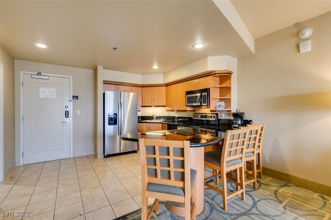 211 East FLAMINGO Road 1214