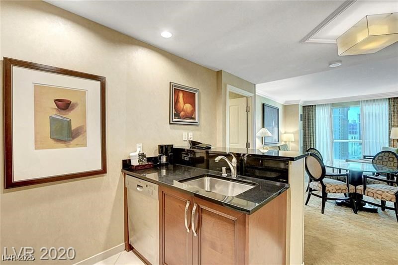 145 HARMON Avenue 801