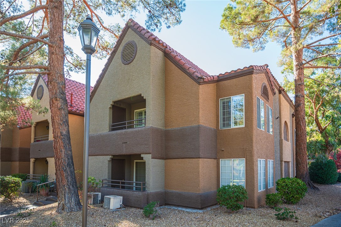 2200 South Fort Apache Road 2192