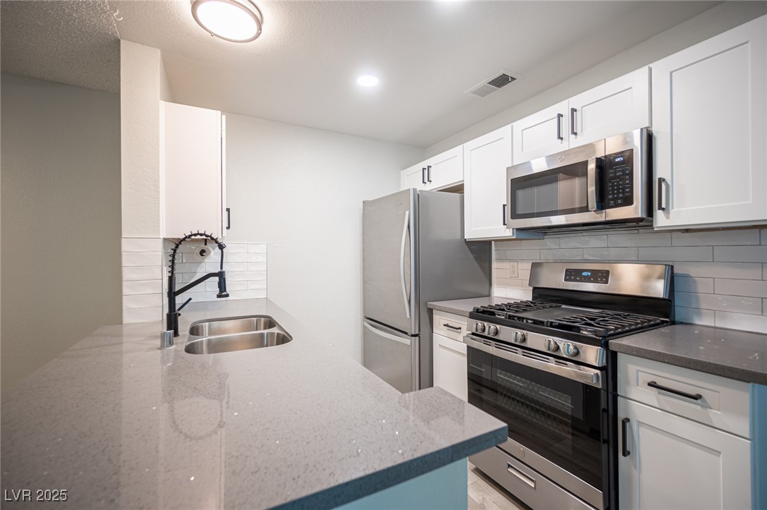2200 South Fort Apache Road 2192