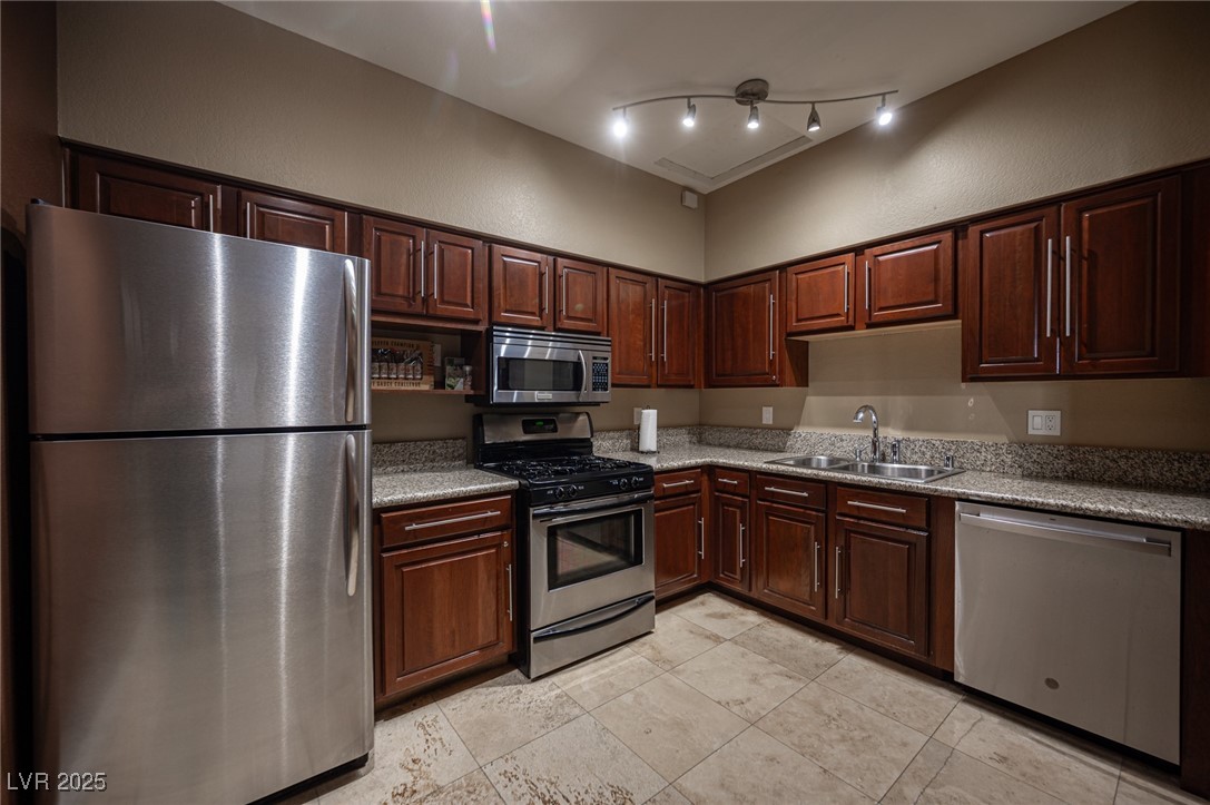 2200 South Fort Apache Road 2192
