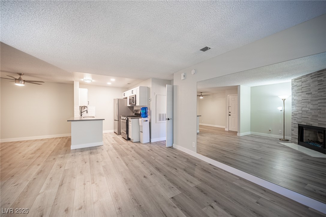 2200 South Fort Apache Road 2192