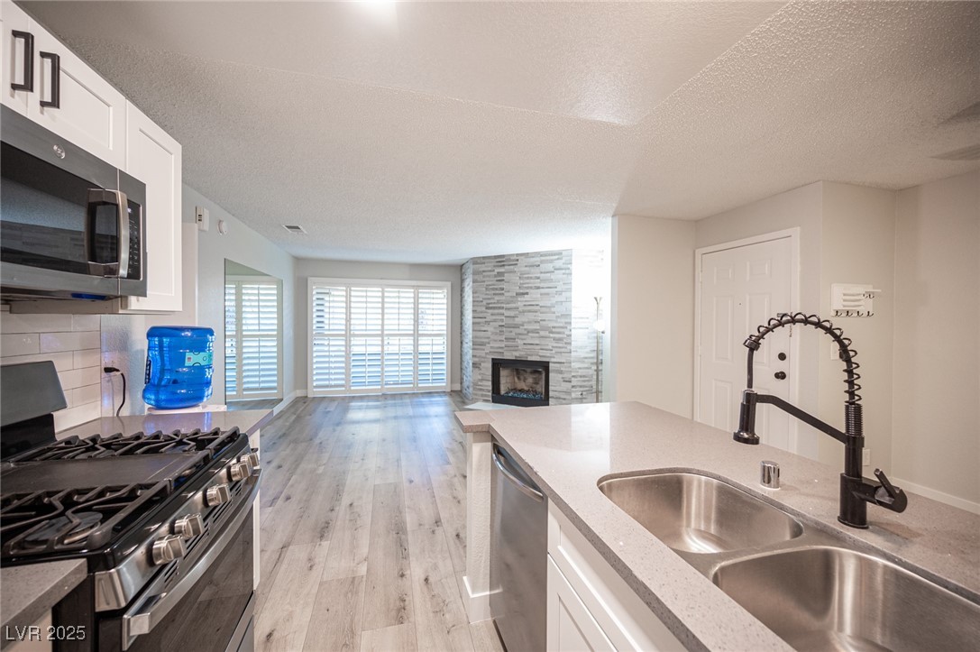 2200 South Fort Apache Road 2192