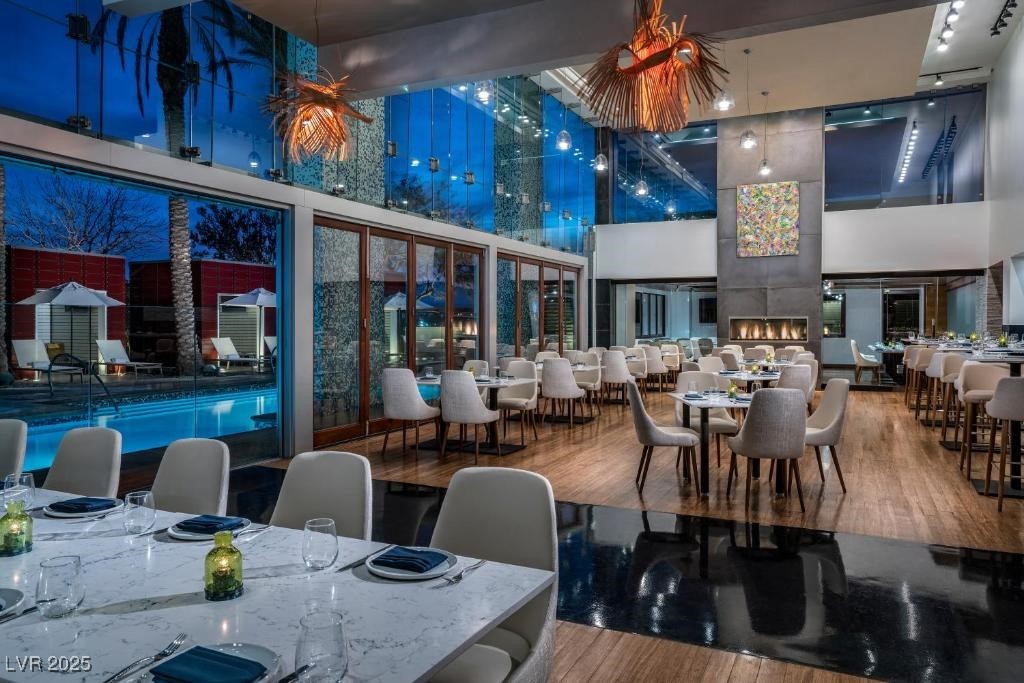 4381 West Flamingo Road 5016