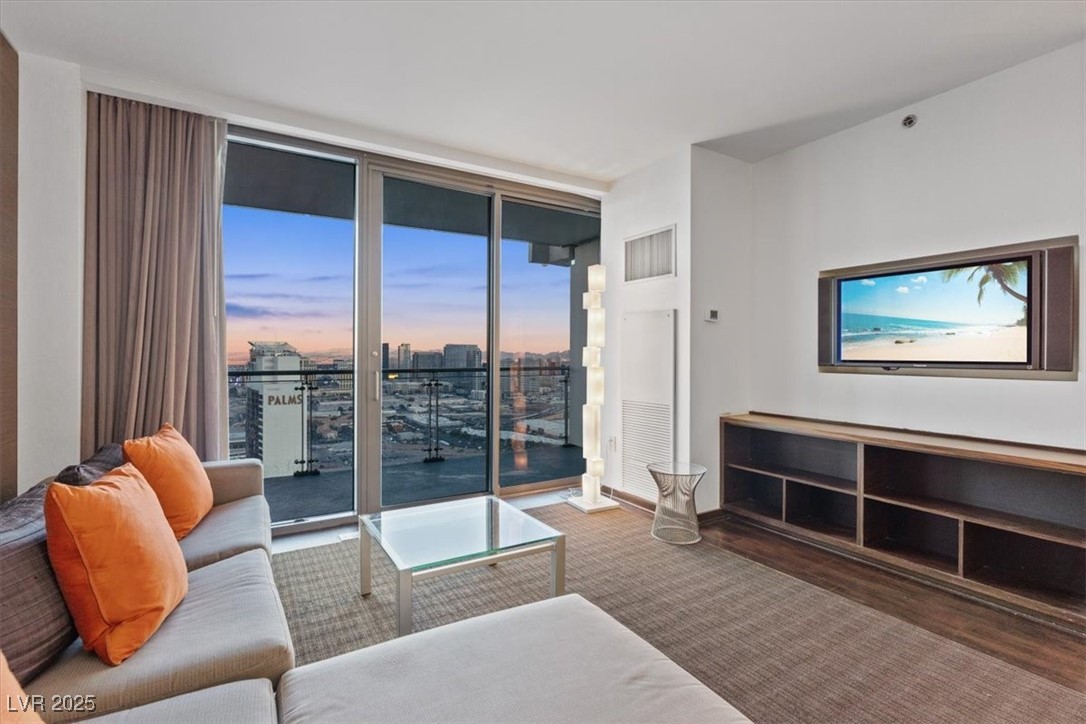 4381 West Flamingo Road 5016