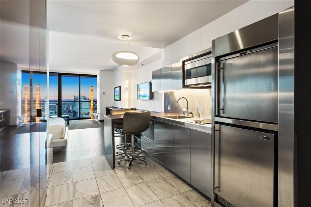 4381 West Flamingo Road 5016