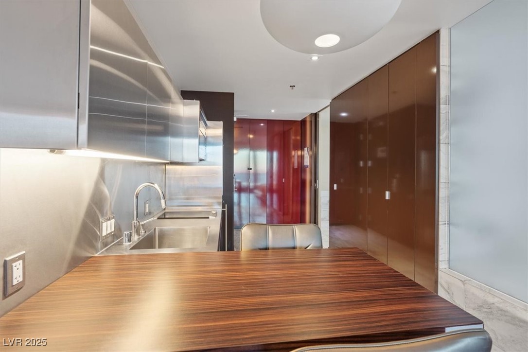 4381 West Flamingo Road 5016