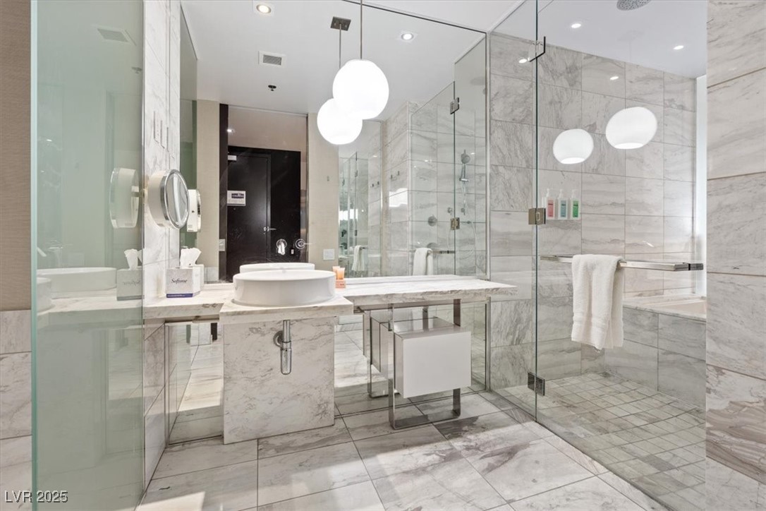 4381 West Flamingo Road 5016