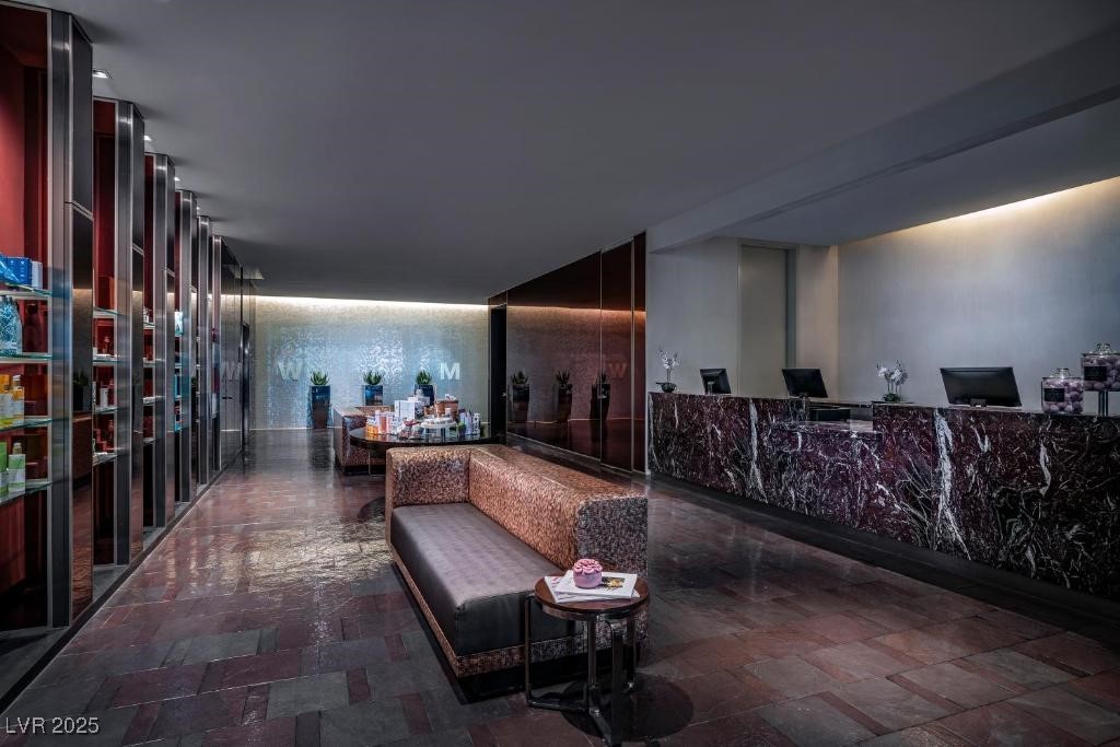 4381 West Flamingo Road 5016