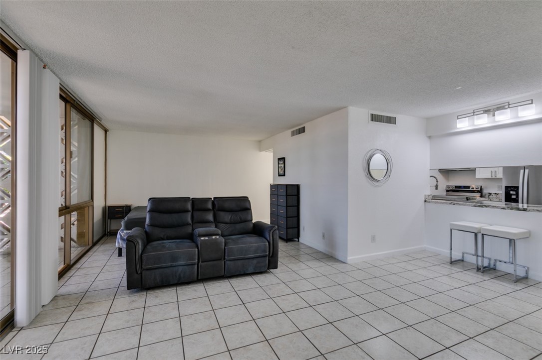 205 East Harmon Avenue 112
