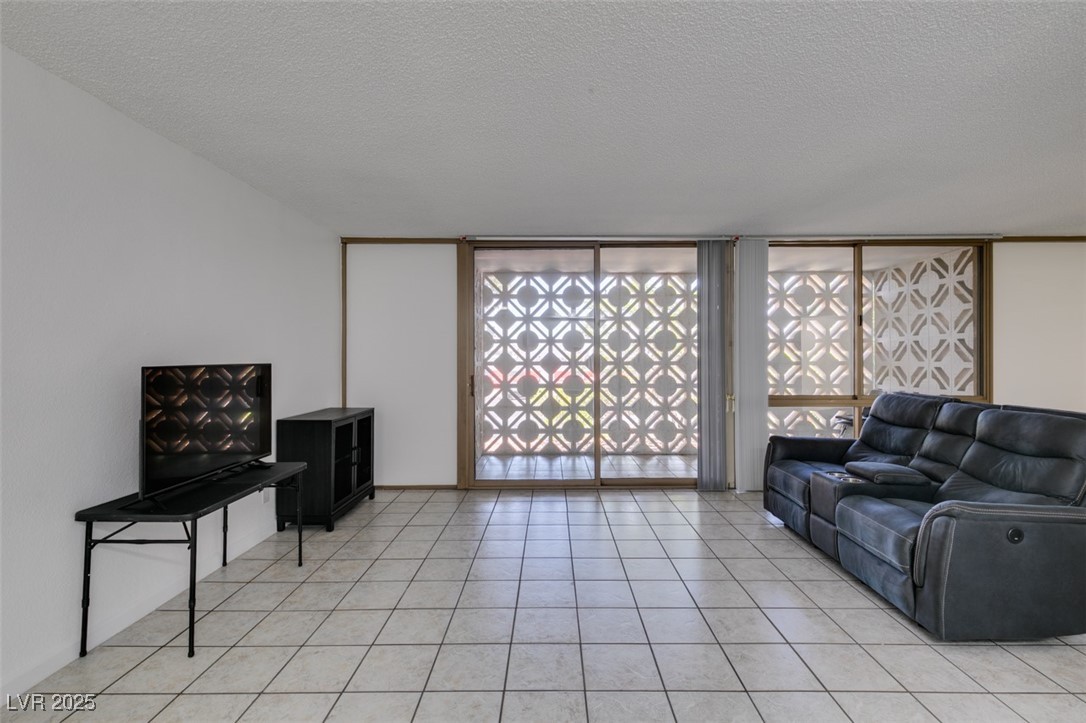 205 East Harmon Avenue 112