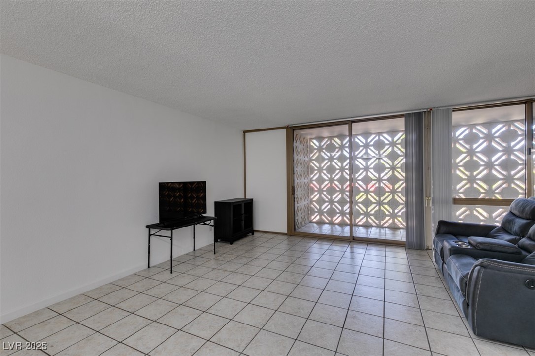 205 East Harmon Avenue 112