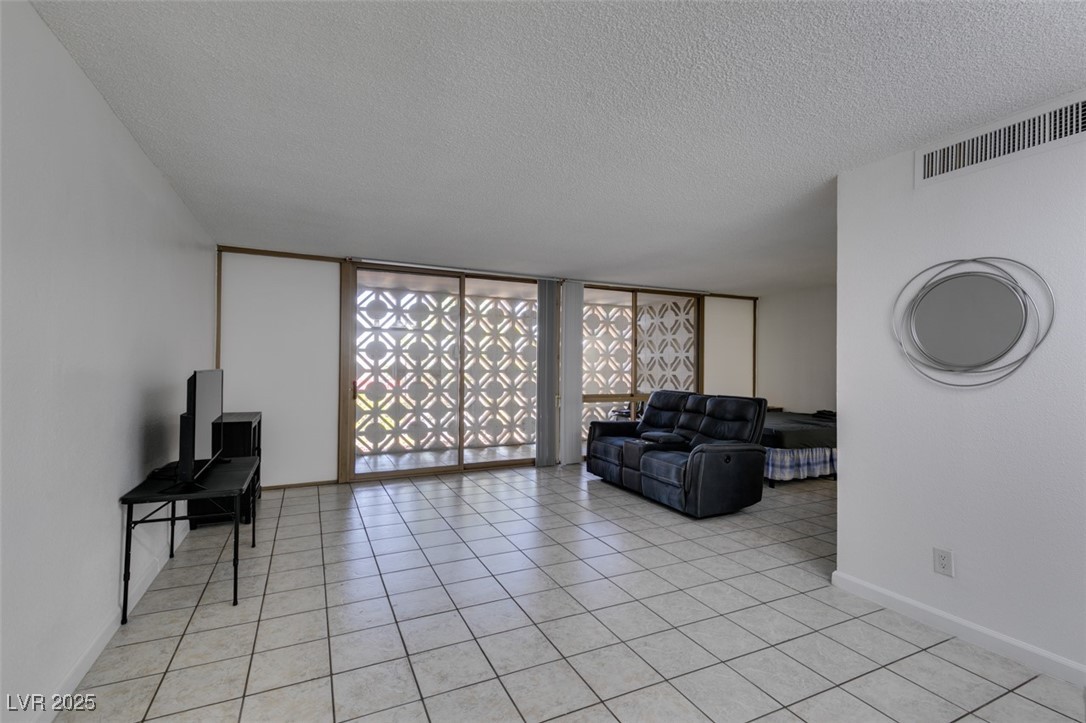 205 East Harmon Avenue 112