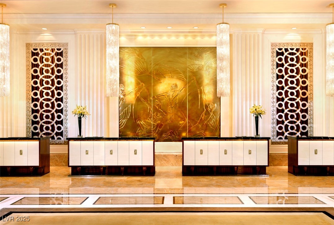 2000 North Fashion Show Drive 1623