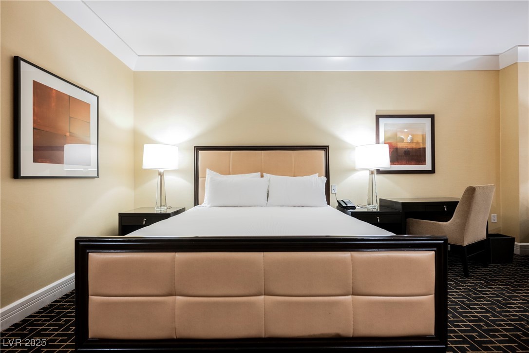 2000 North Fashion Show Drive 1623