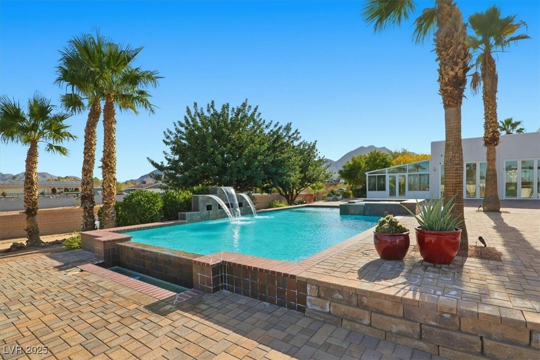 928 Santa Helena Avenue