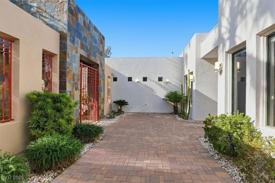 928 Santa Helena Avenue