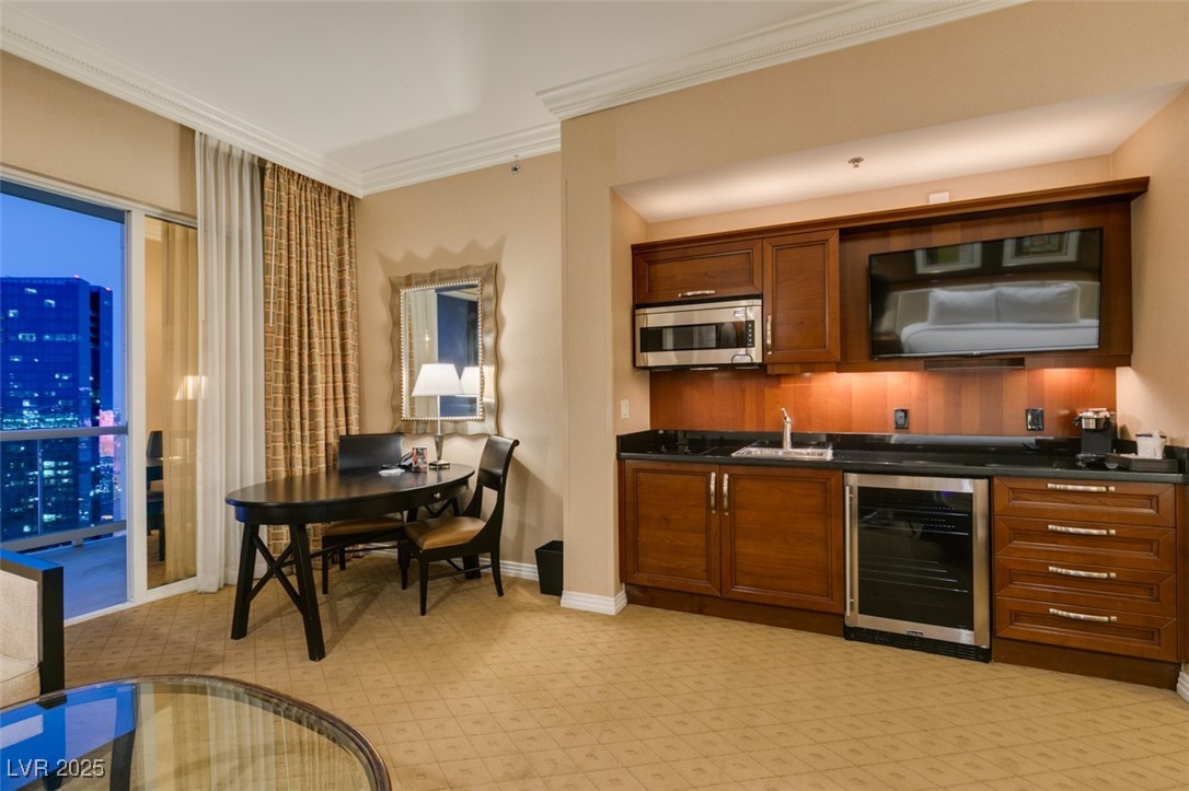 135 East HARMON Avenue 3709