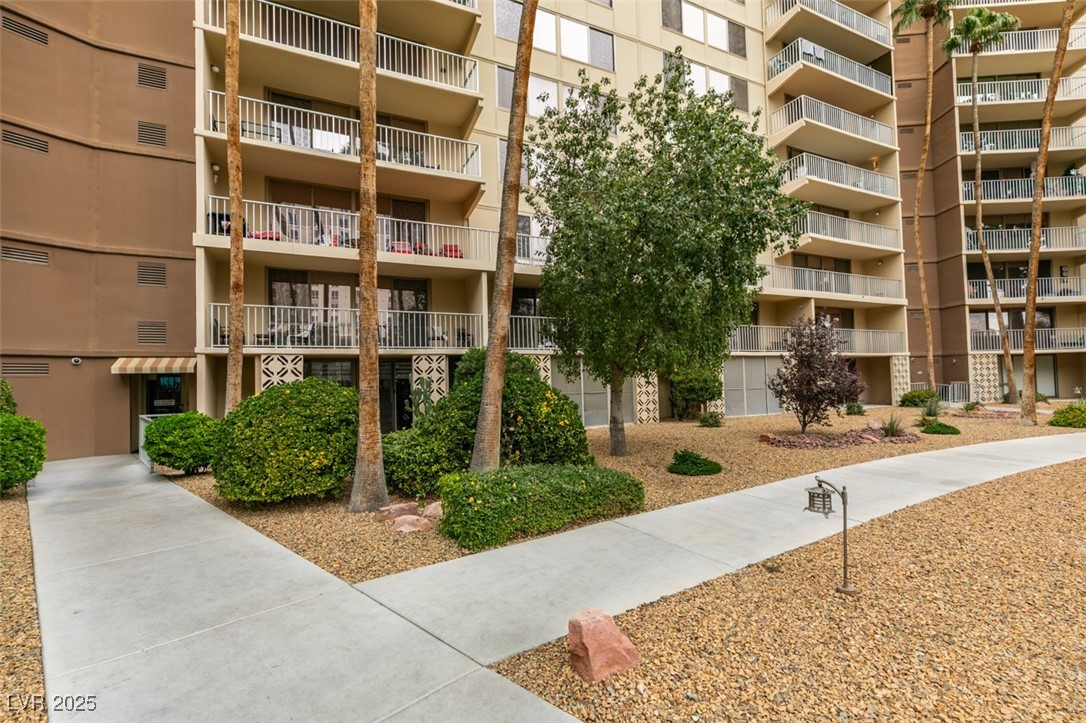 205 East Harmon Avenue 101