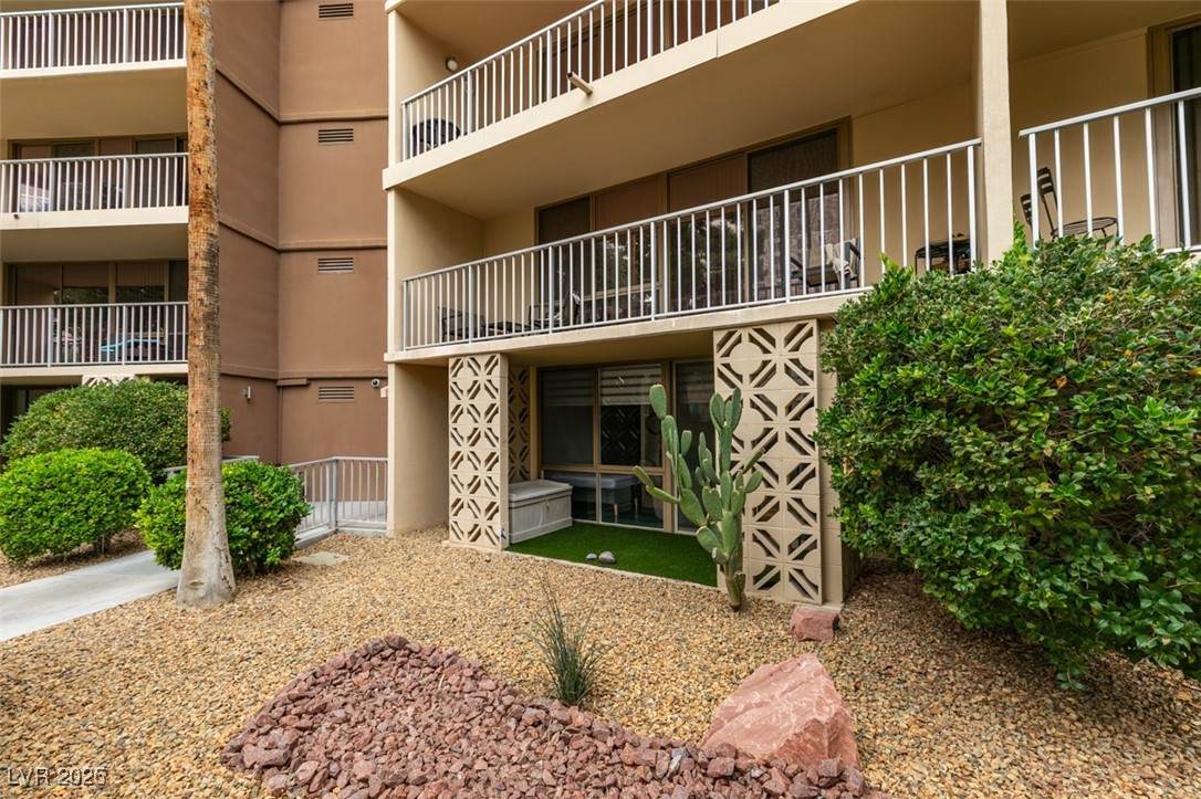 205 East Harmon Avenue 101