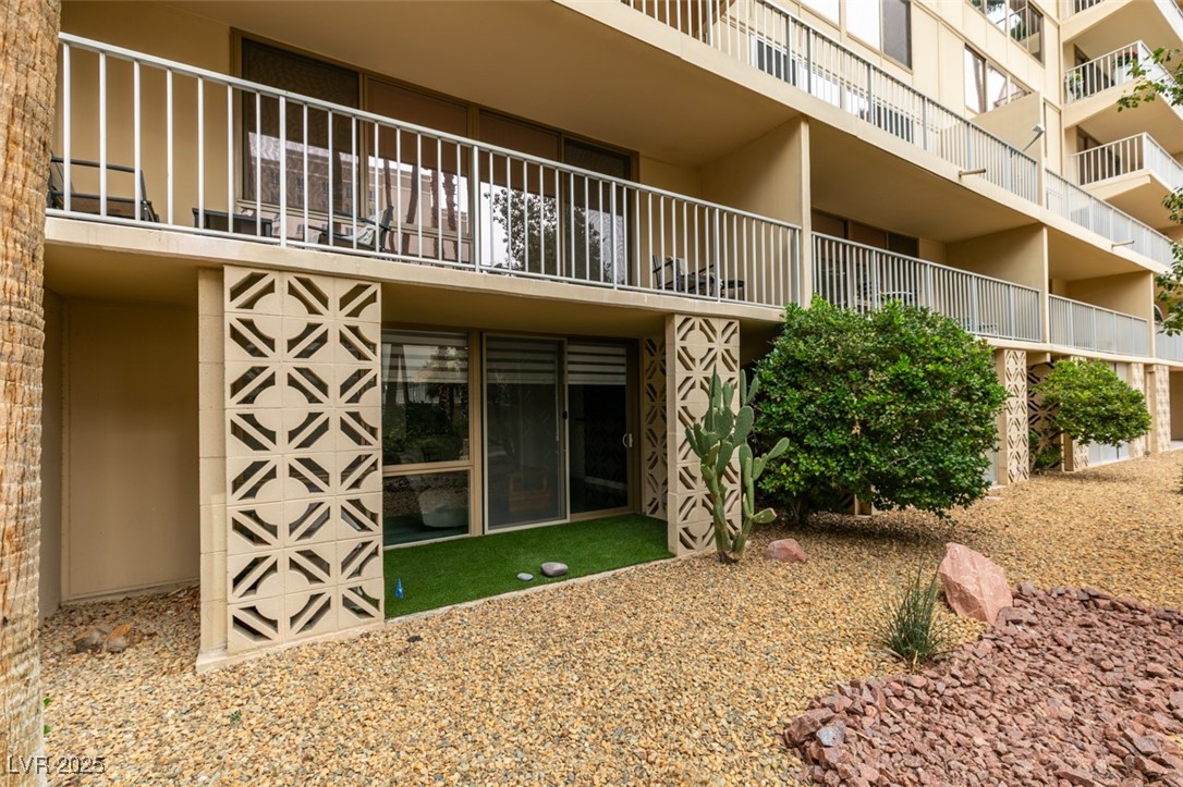 205 East Harmon Avenue 101
