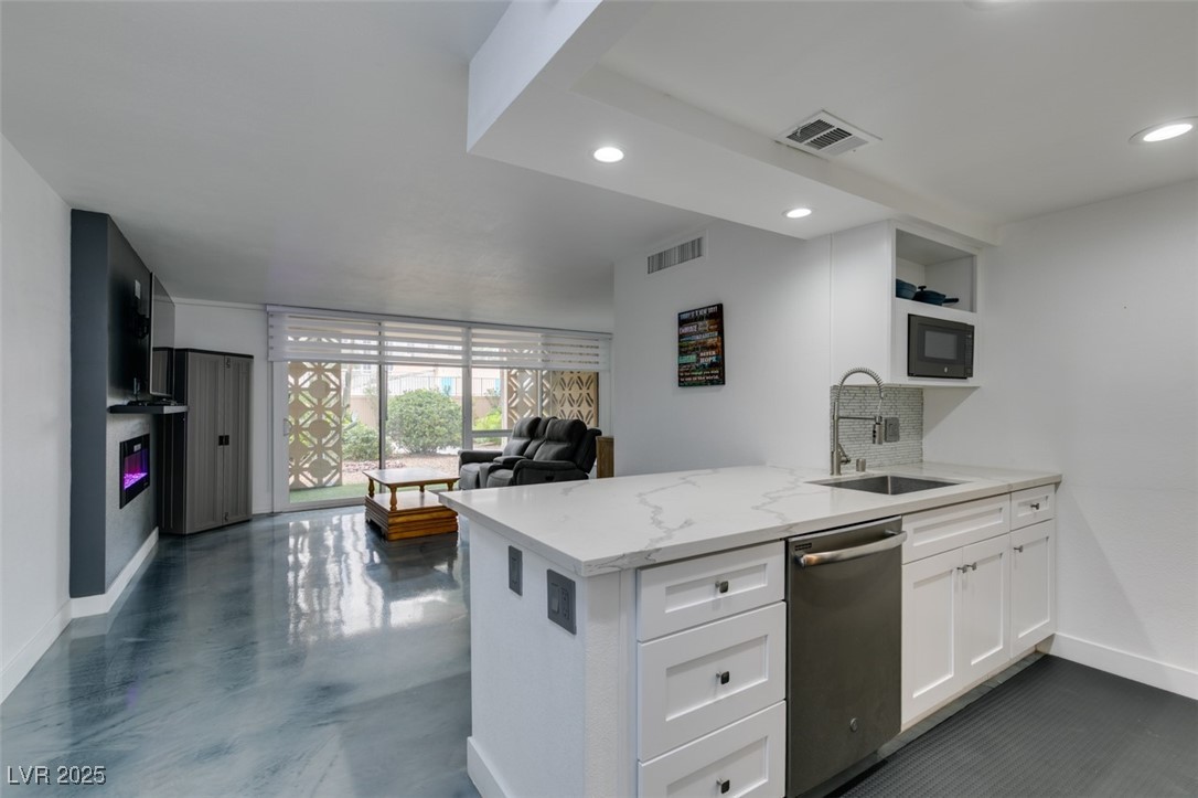 205 East Harmon Avenue 101