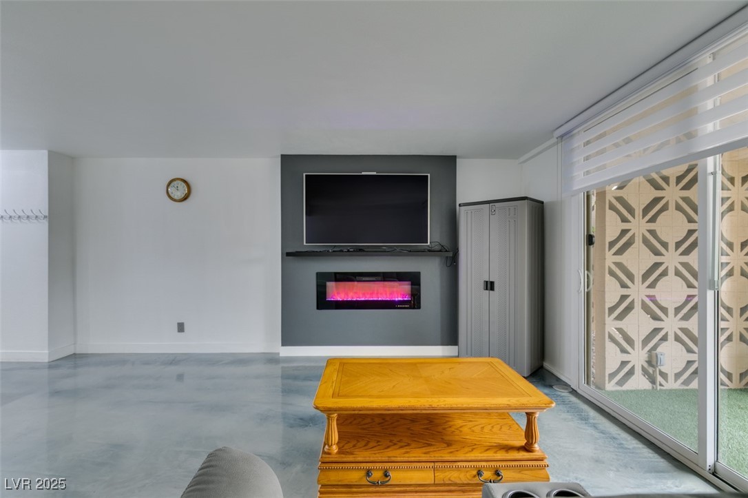 205 East Harmon Avenue 101