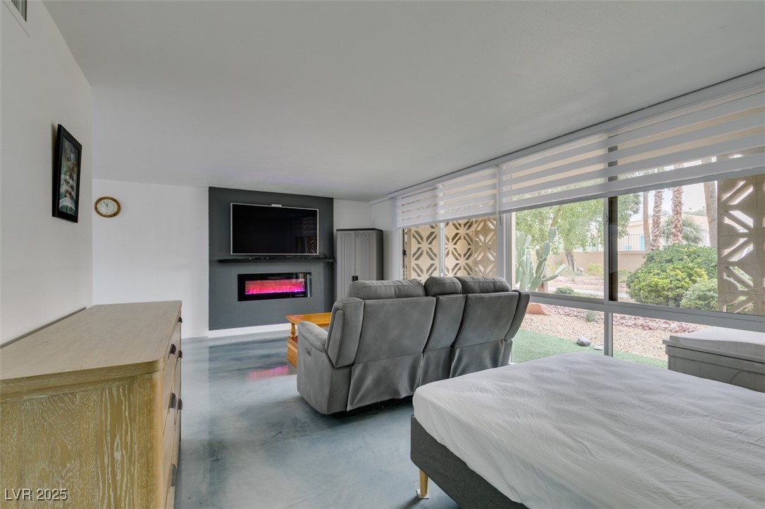 205 East Harmon Avenue 101