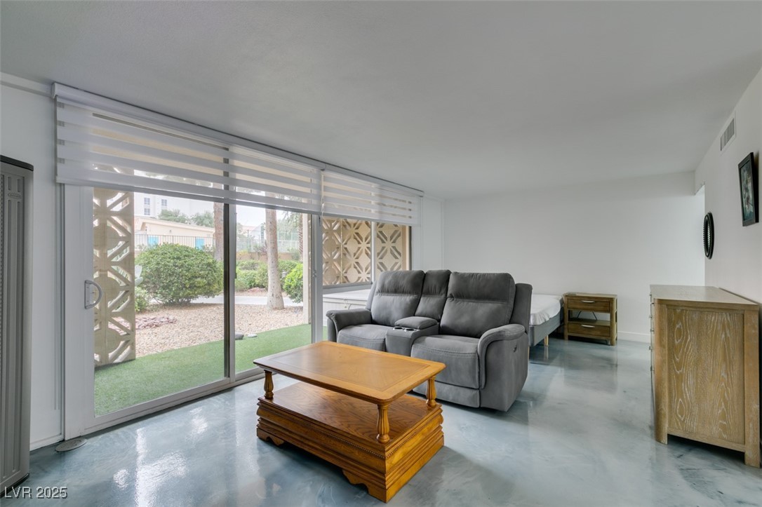 205 East Harmon Avenue 101