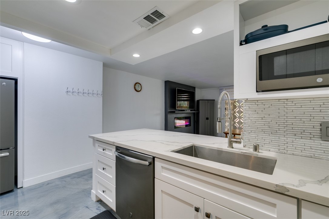 205 East Harmon Avenue 101